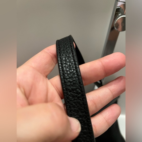 Marc Jacobs New York black pebbled leather crossbody bag with gold hardware - Picture 3 of 10